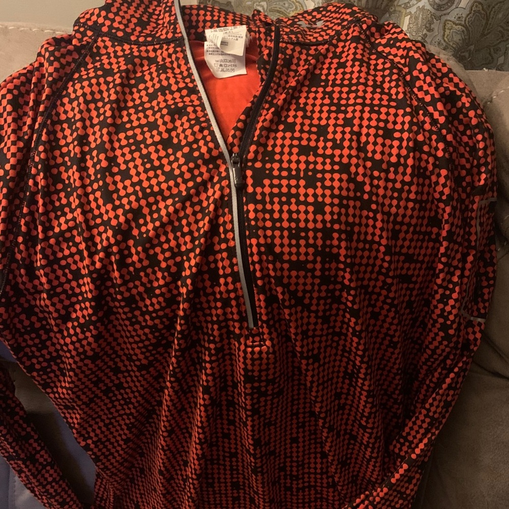 Women’s Under Armour 3/4 zip up pullover shirt